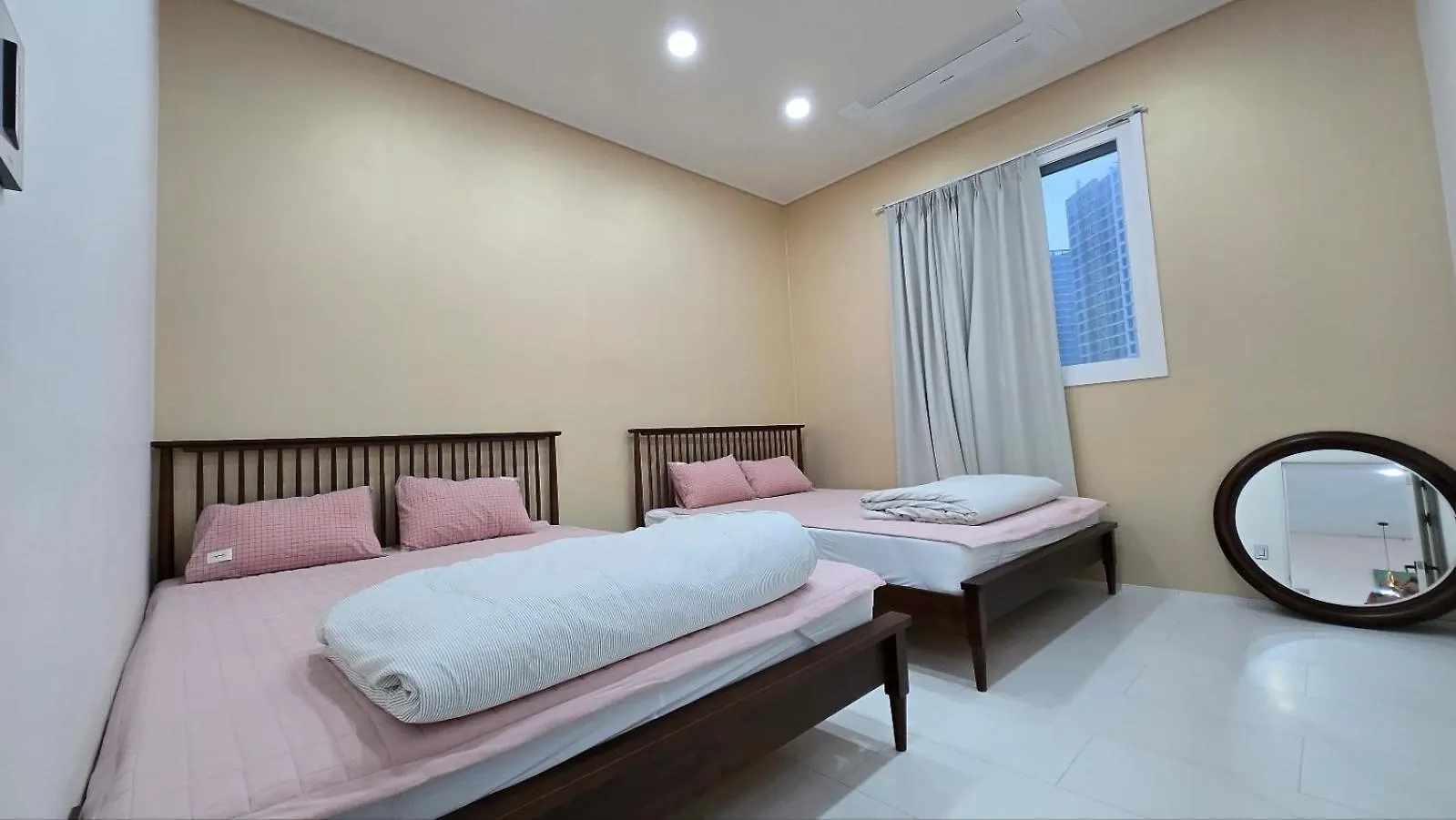 A Bridge House 5-B Hotel Incheon Guest house