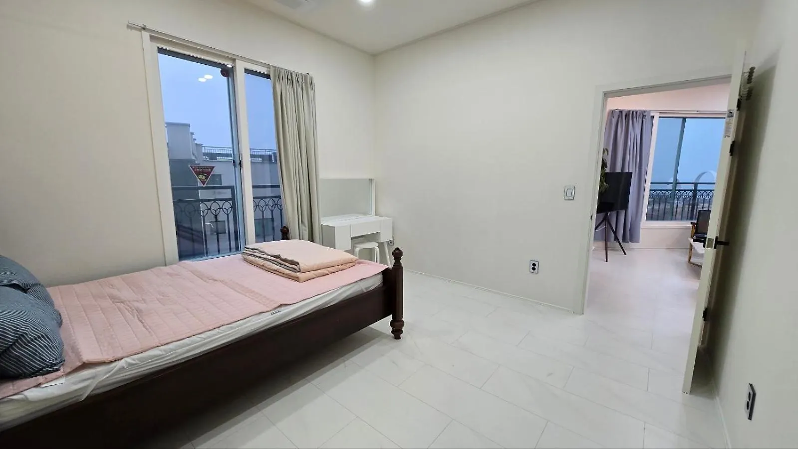 A Bridge House 5-B Hotel Incheon